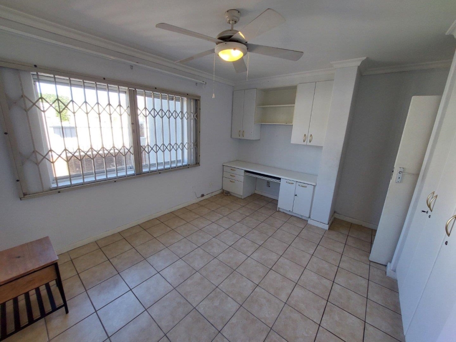 To Let 4 Bedroom Property for Rent in Claremont Western Cape